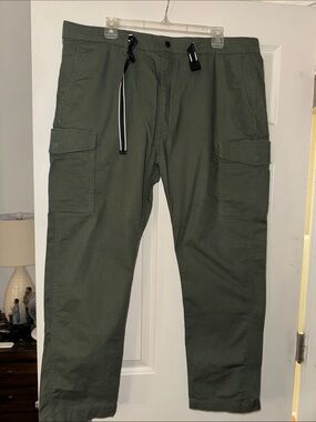 Levi’s Men's Olive Green Cargo Pants